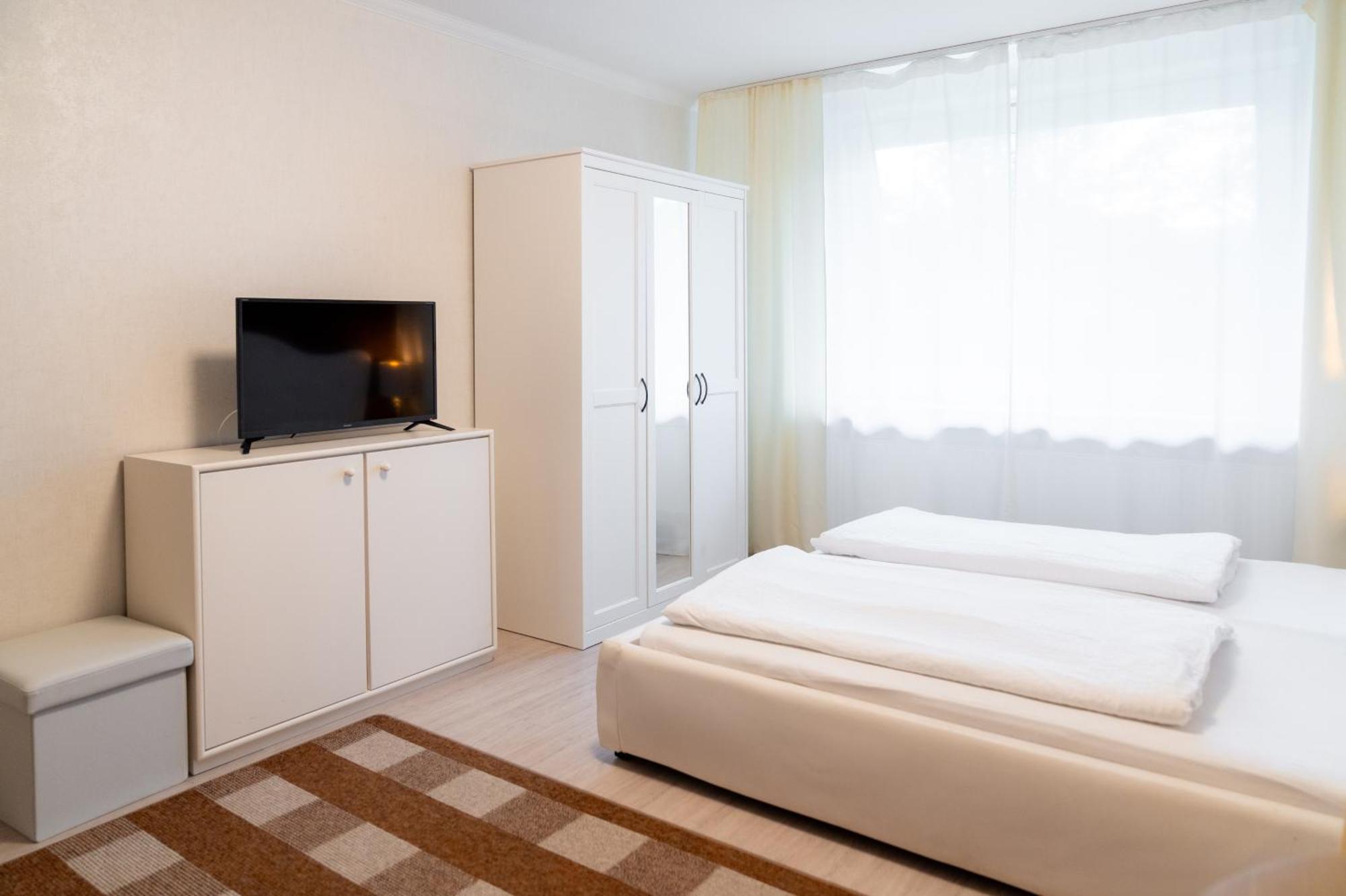 Hotel Zum Hahn Garbsen Buitenkant foto