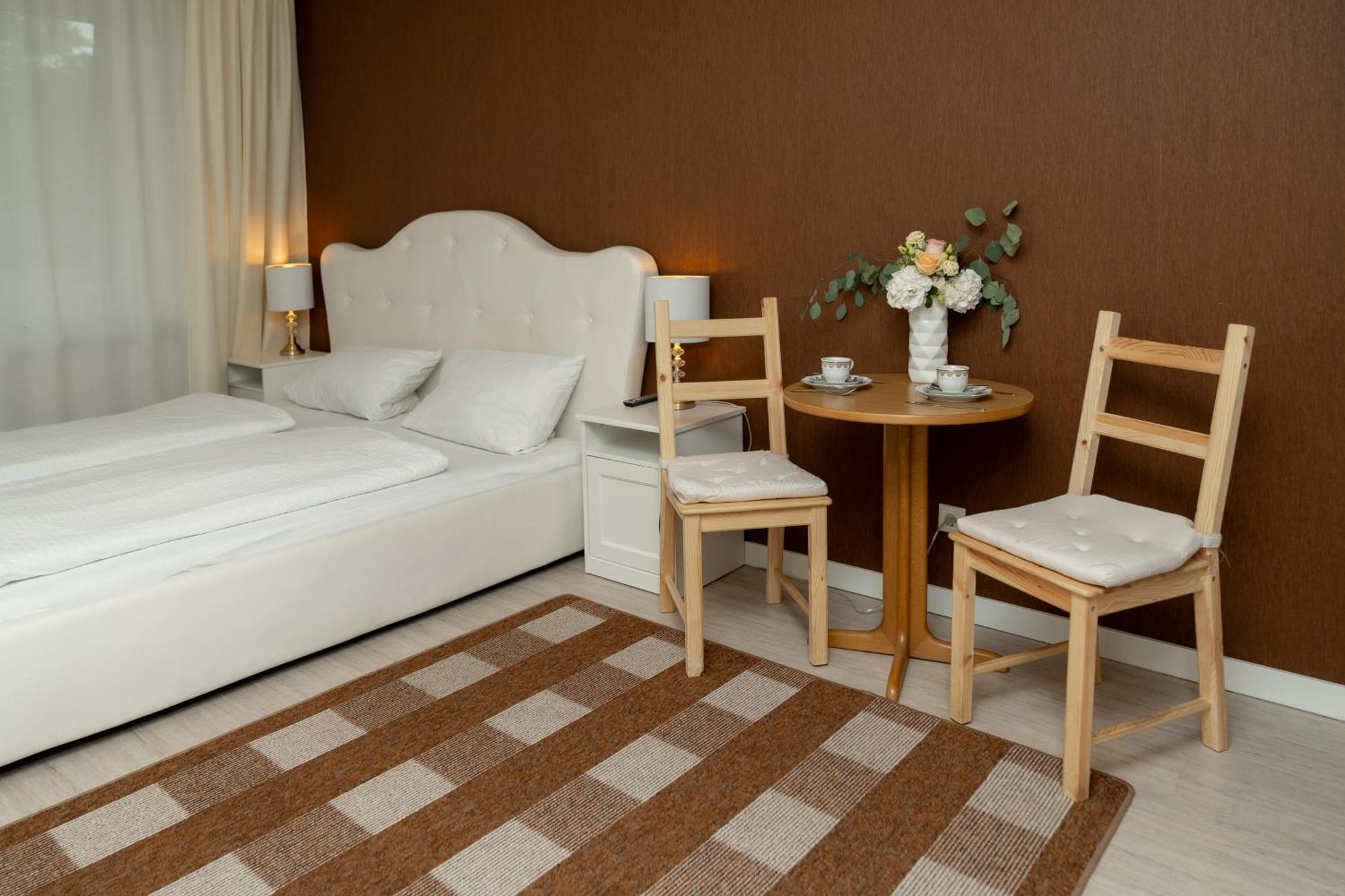 Hotel Zum Hahn Garbsen Buitenkant foto